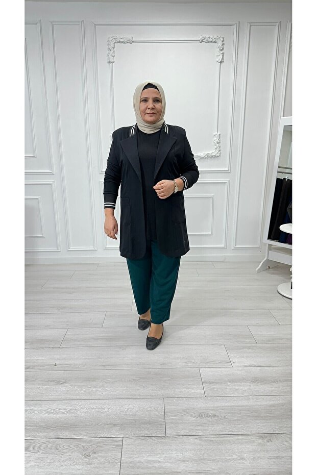 بنطلون فضفاض من نسيج الكريب مقاس كبير