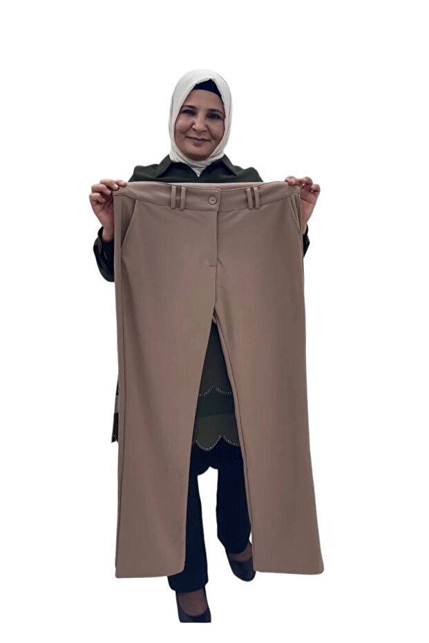 بنطال بأرجل أنبوبية من الكريب الليكرا مقاس كبير