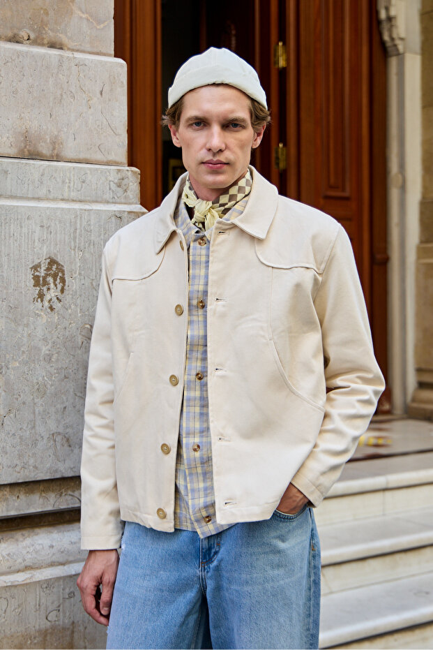 معطف من القماش التقني للرجال باللون البيج - 2