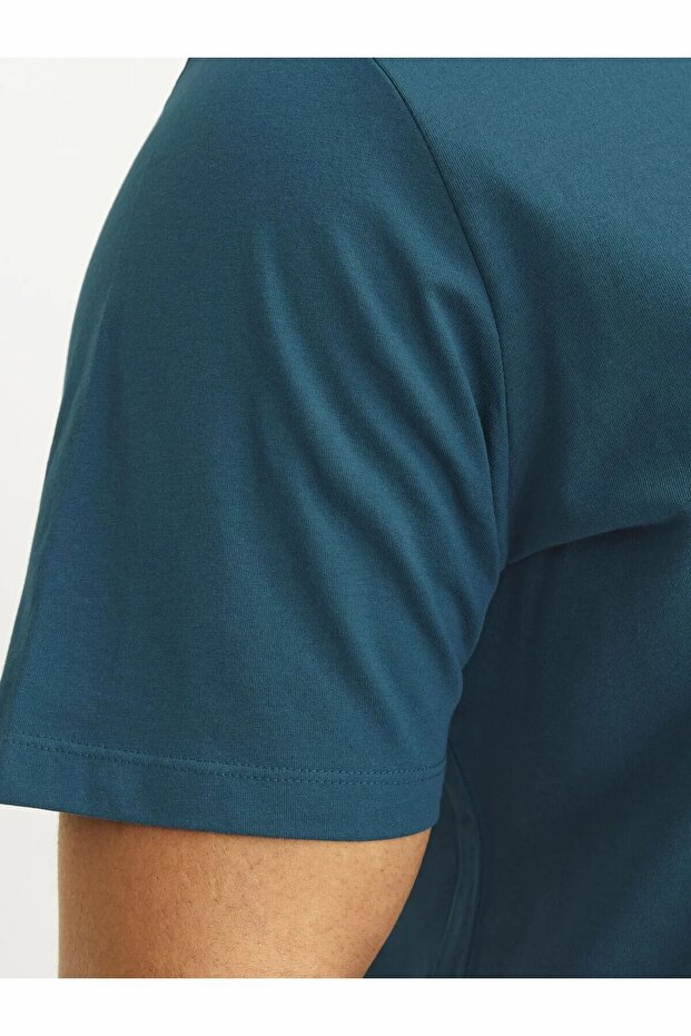 تي شيرت بنمط الشعار مقاس كبير - 5