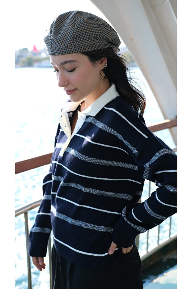 Una Fiaba Navy Blue Three Button Striped Knitwear Shirt Collar Sweater