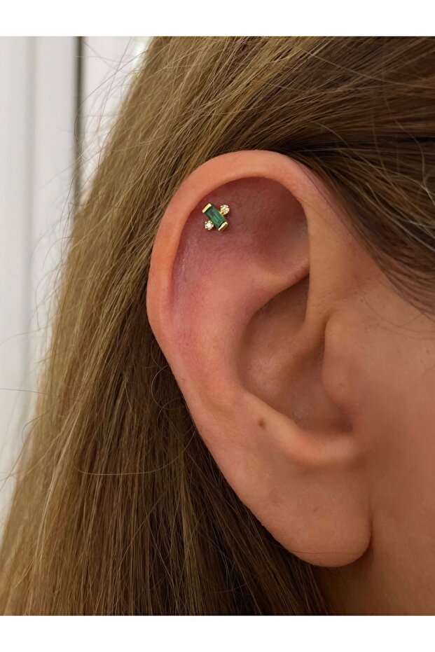 925 Ayar Gümüş Üzerine Mikron Altın Kaplama Mini Tek Taş Detaylı Yeşil Baget Piercing Tragus Helix - 1
