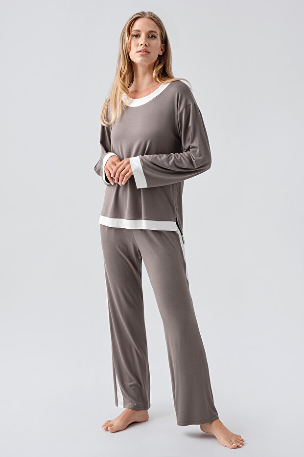 طقم بيجامة أساسي مرن من الفيسكوز بأكمام طويلة - 2