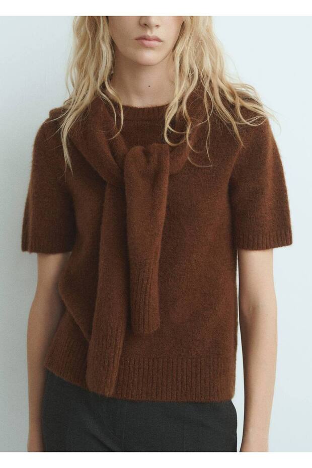 Short-sleeved sweater