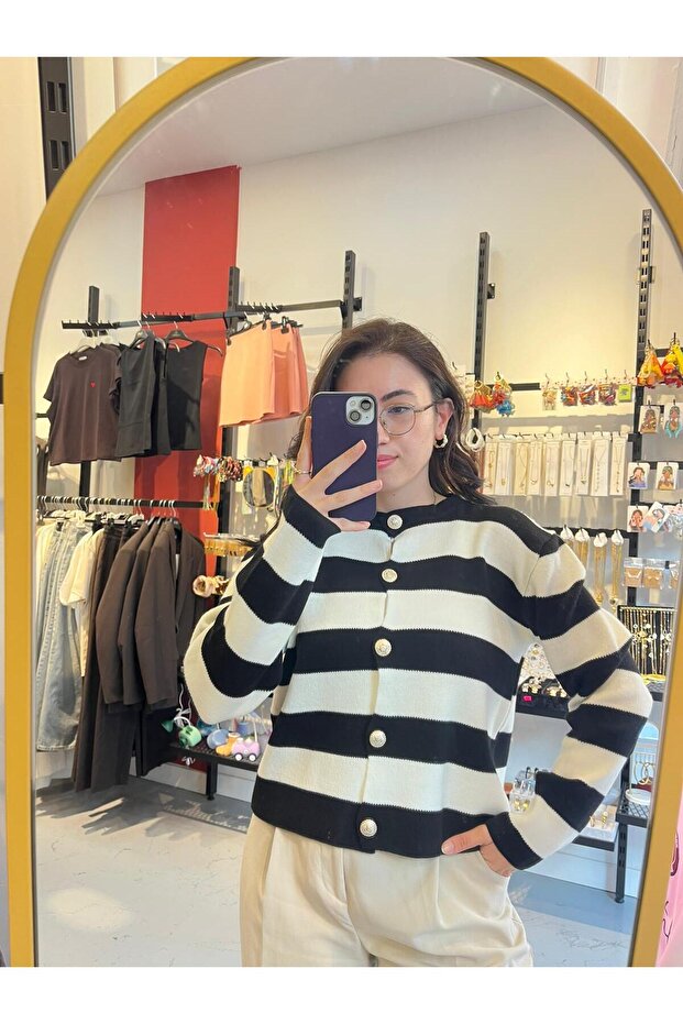 Striped Knitwear Cardigan -Black/White