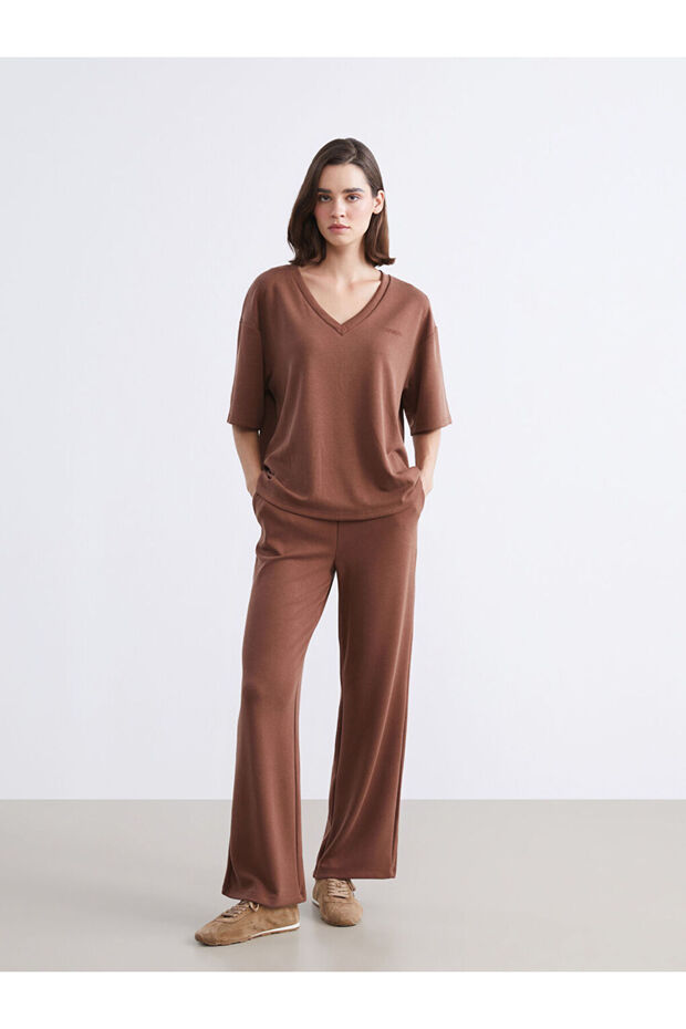 Esvab • Modern & Distinctive Women's Sweatpants with Waist Drawstring