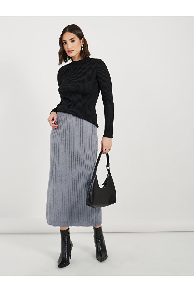 Ribbed Knit Midi Skirt with Side Slit