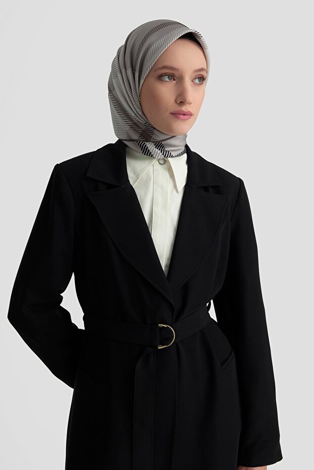 سترة بحزام 25K5103 باللون الأسود