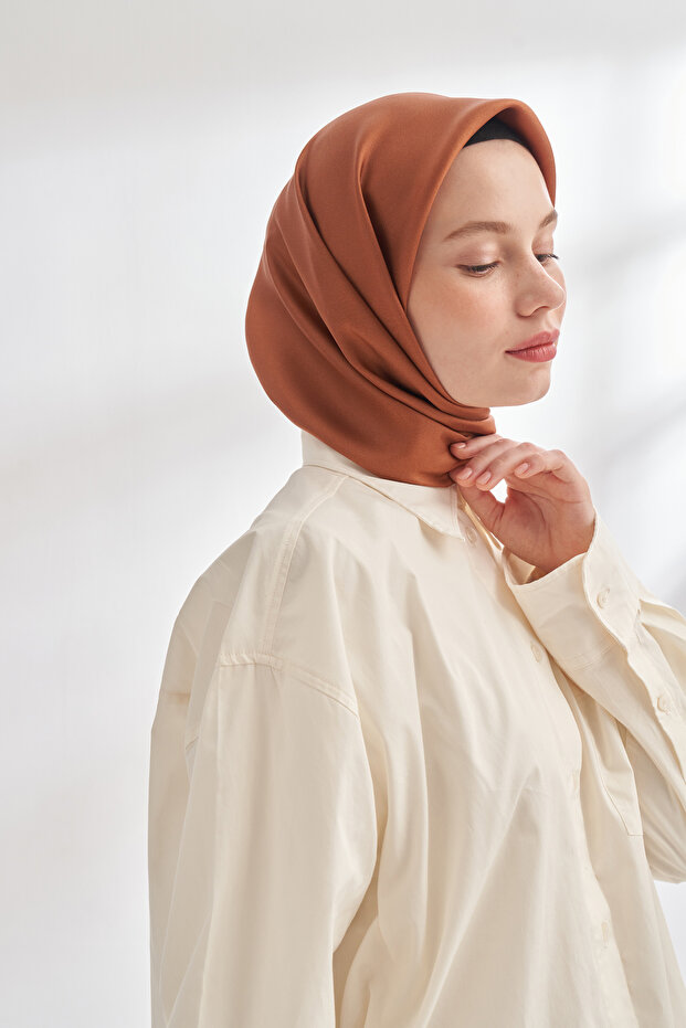 وشاح حريري فاخر من التويل - لون القرميد