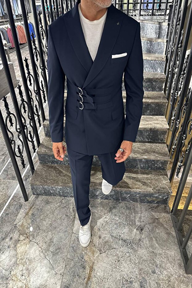 ÖNDEN ÜÇ ŞERİTLİ TAKIM ELBİSE - 1