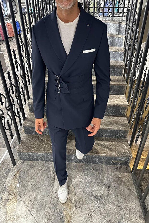 ÖNDEN ÜÇ ŞERİTLİ TAKIM ELBİSE - 2