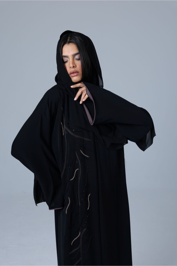 عباية سادة مطرزة بخطوط من الخرز - 5