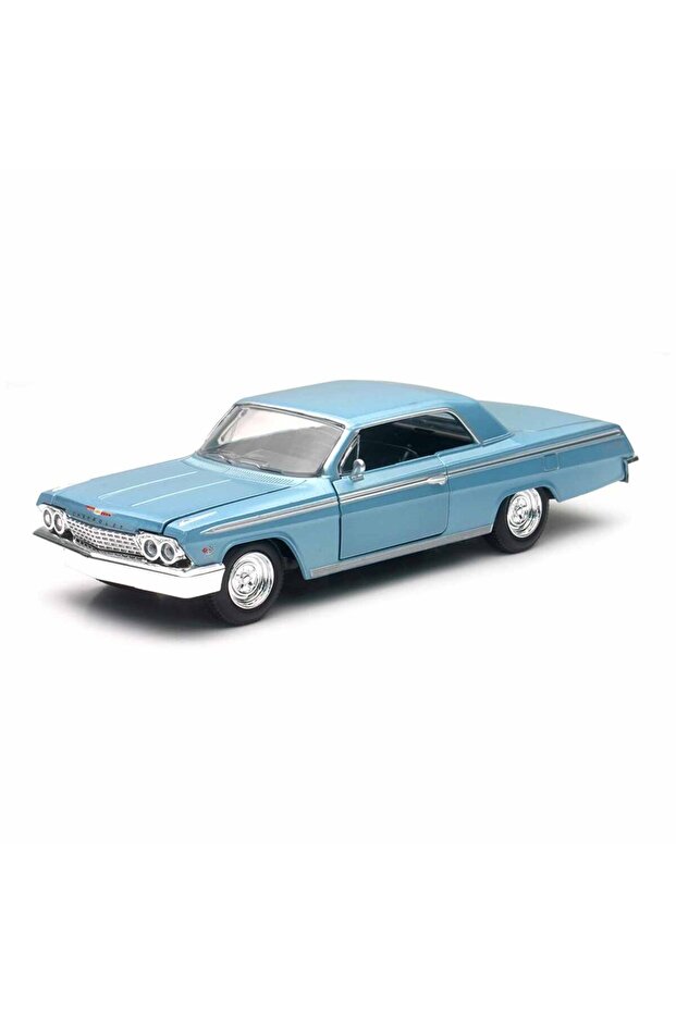 1:25 Muscle Model Car 18539 1962 Chevrolet Impala Ss - Blue White