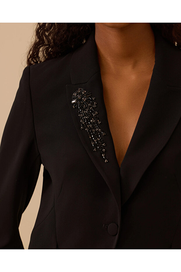 Boncuk İşlemeli Tek Düğmeli Ceket - 6