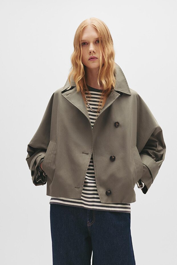 Volanlı kollu kısa trençkot - 2