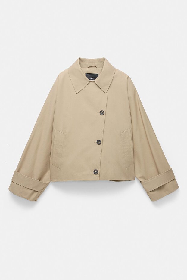 Volanlı kollu kısa trençkot - 9