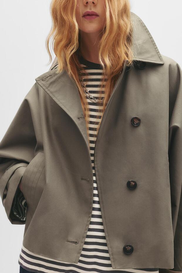 Volanlı kollu kısa trençkot - 7