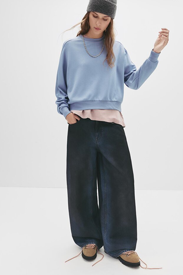 Düz renk bisiklet yaka sweatshirt - 1