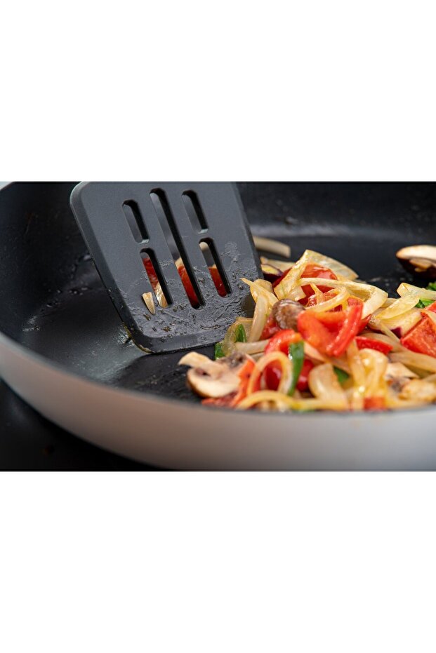 Spatulă perforată Statement - 5