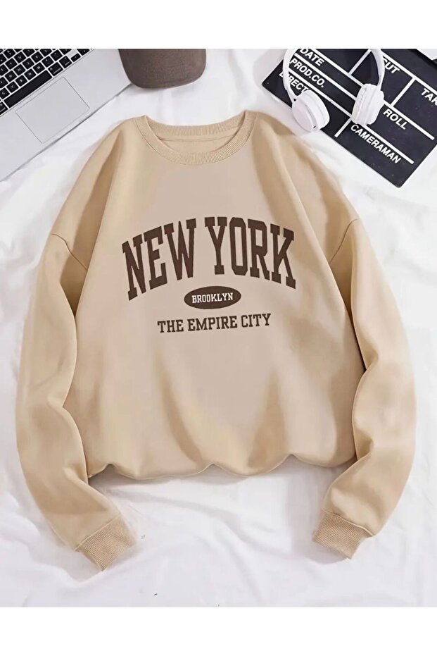 New York Pattern Detailed Crew Neck Fleece Sweatshirt
