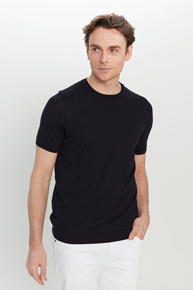Men's Black Cotton Standard Fit Regular Cut Crew Neck Knitwear T-Shirt