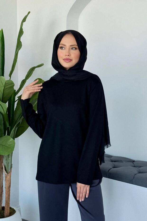 ملابس داخلية قطنية بأكمام طويلة باللون الأسود