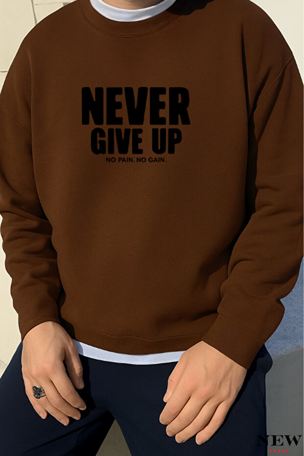 Never Give up Printed Crew Neck Sweatshirt