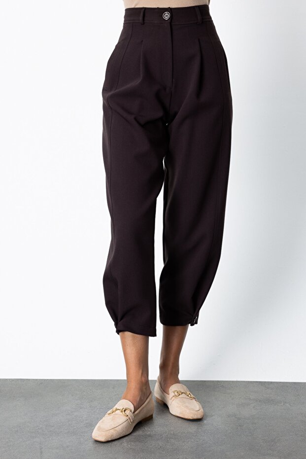 بنطلون بجيوب فليتو وأزرار على الأرجل - 4