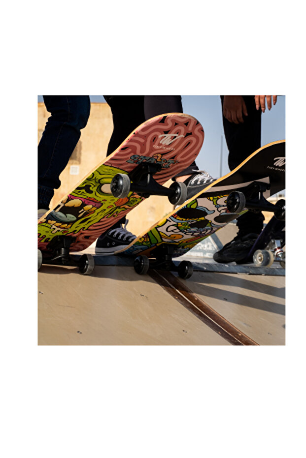 Tiny Wheel Skateboard Big Skulls - 4