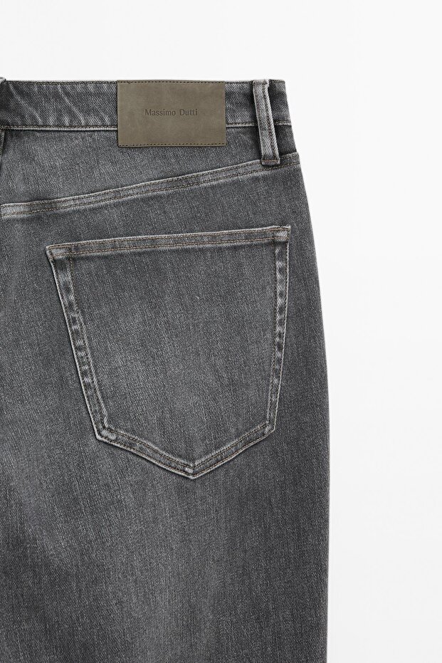 Tapered fit jean - 7