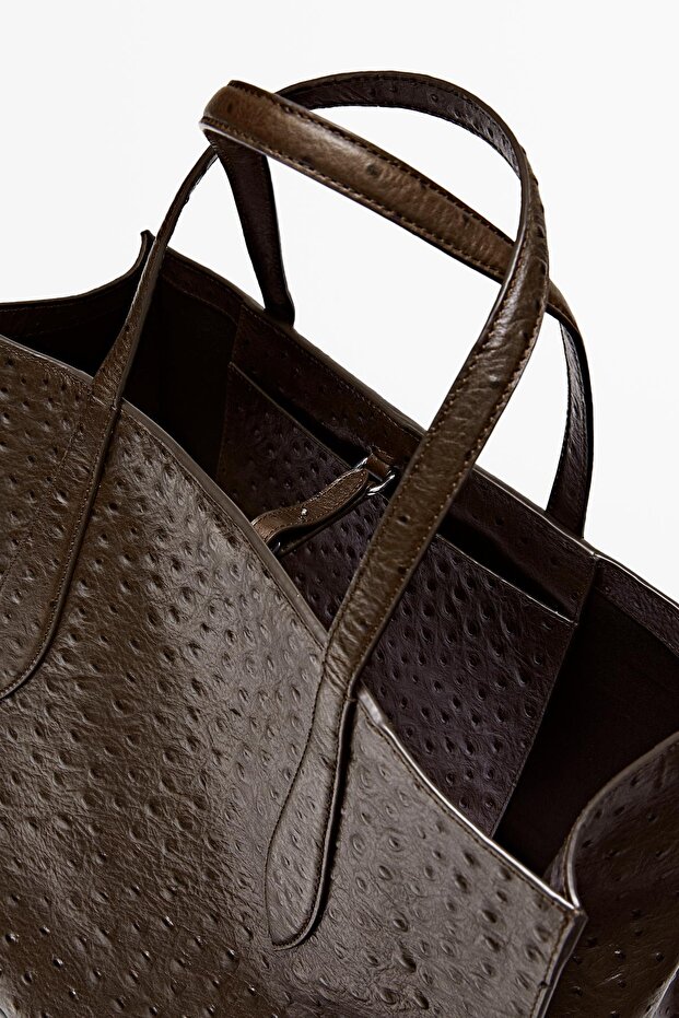 Icon maxi bag in textured leather - 6