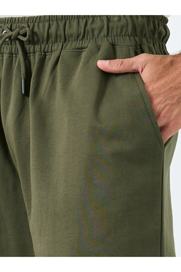 شورت سادة كبير الحجم مع رباط - 3