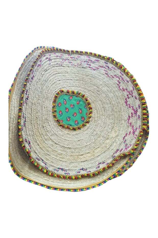 Gift Distributions Dining Table 1*1 Meter - 1