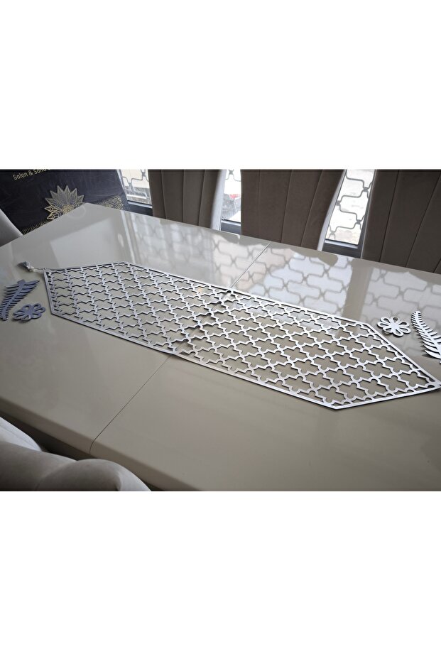 1 Runner/120X32Cm/Artificial Leather/Silver Leaf (2 Leaves, 2 Flower Motif Gifts) Total 5 Pieces