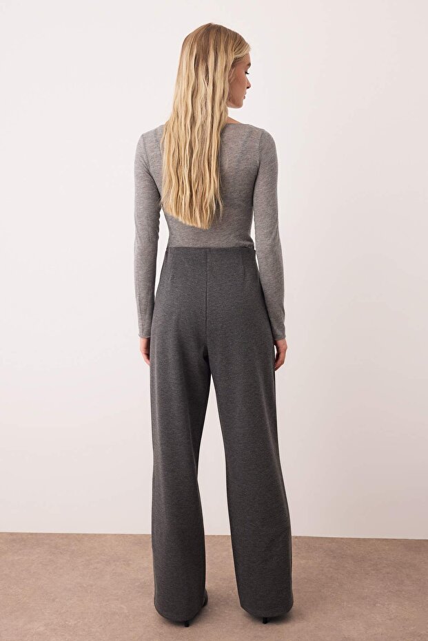 Antrasit Diagonel Pileli Düğmeli Wide Leg/Geniş Paça Örme Pantolon TWOAW26PL00041 - 4