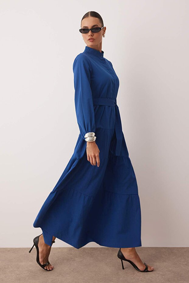 Saks – Gewebtes Kleid mit Gürtel und Chefkragen und Knopfdetail TCTSS21EL3343 - 2