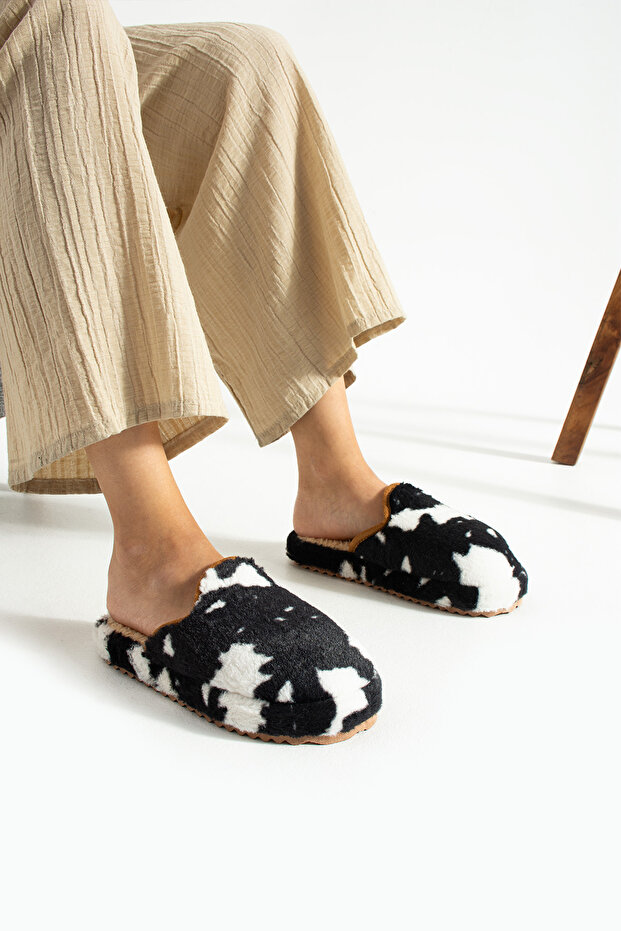 Černobílé vlněné zimní pantofle - 7