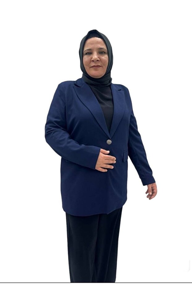 سترة بليزر مقاس كبير
