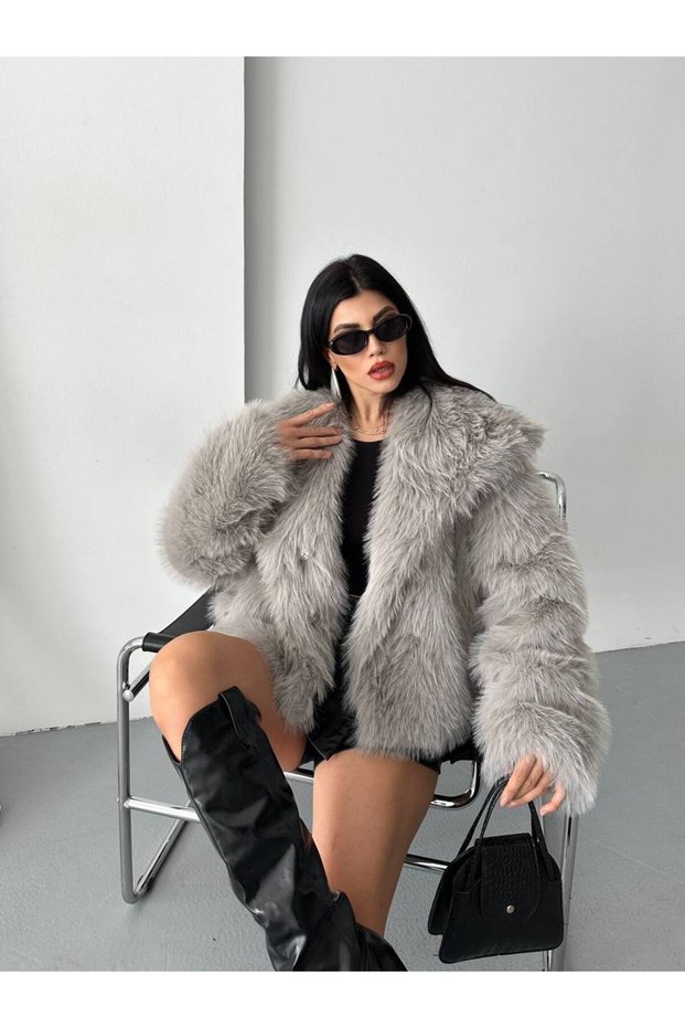 New Season Women's Premium Oversize Plush Fur Coat
