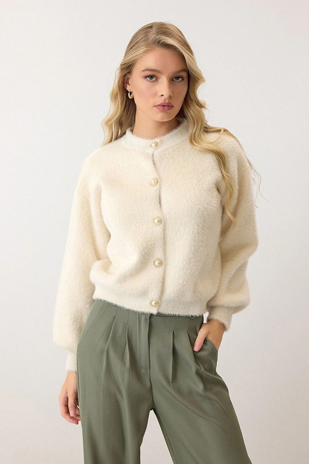 Cream Soft Bearded Yarn Balloon Sleeve Buttoned Knit Cardigan