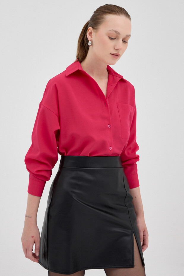 قميص فوشيا كبير الحجم بجيب واحد 8158A - 1