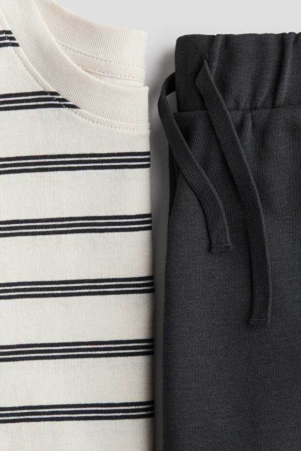 2 Parçalı Tişört ve Şort Set - 4