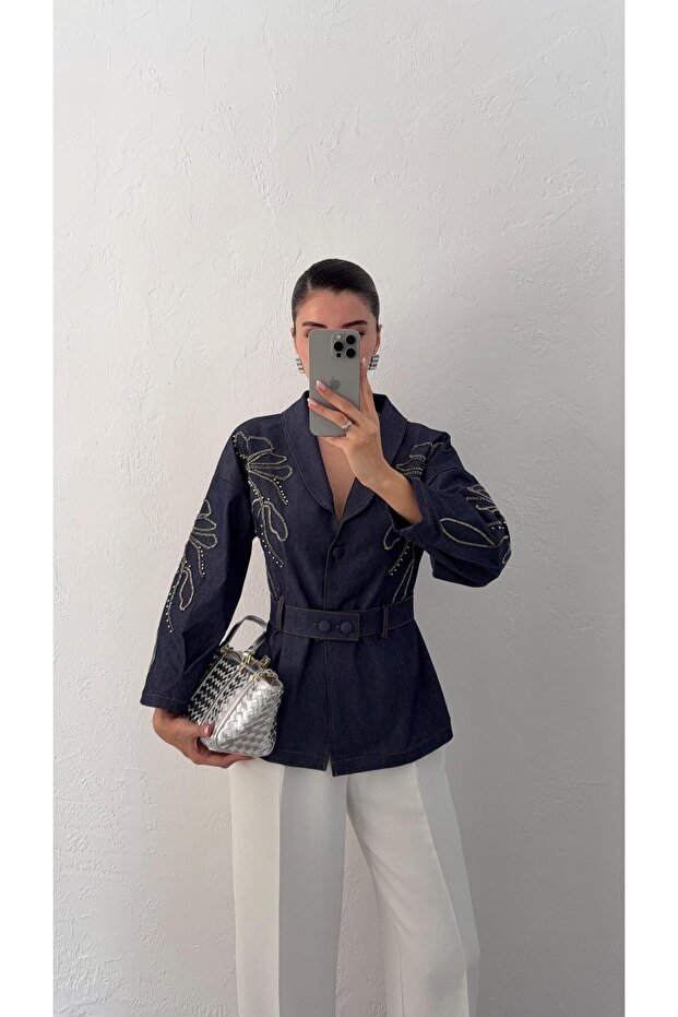 سترة الدنيم المطرزة - 1