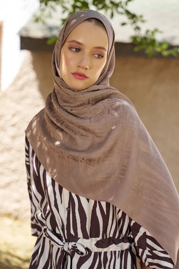 شال بنمط شعار ويلنس - مينك