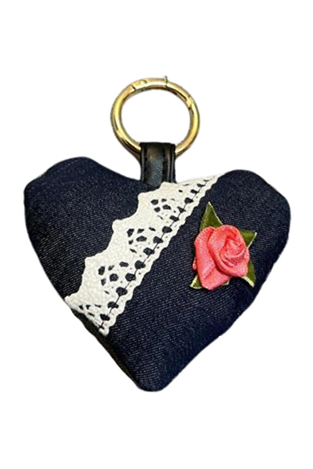 - Ege 7366 5779 Handmade Heart Model Rose Motif Keychain