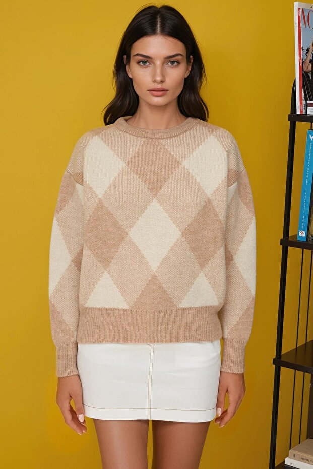 سترة بياقة مستديرة منقوشة بالألماس - 6