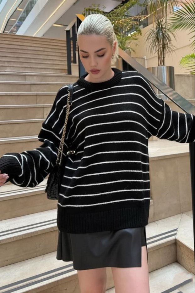 Black Color Striped Women's Knitwear Sweater Fmoda1262