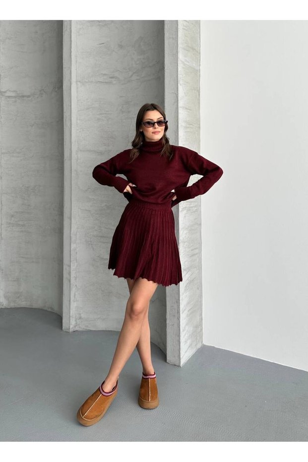 Women's High-Neck Knitwear Sweater and Skirt Two-Piece Set Burgundy