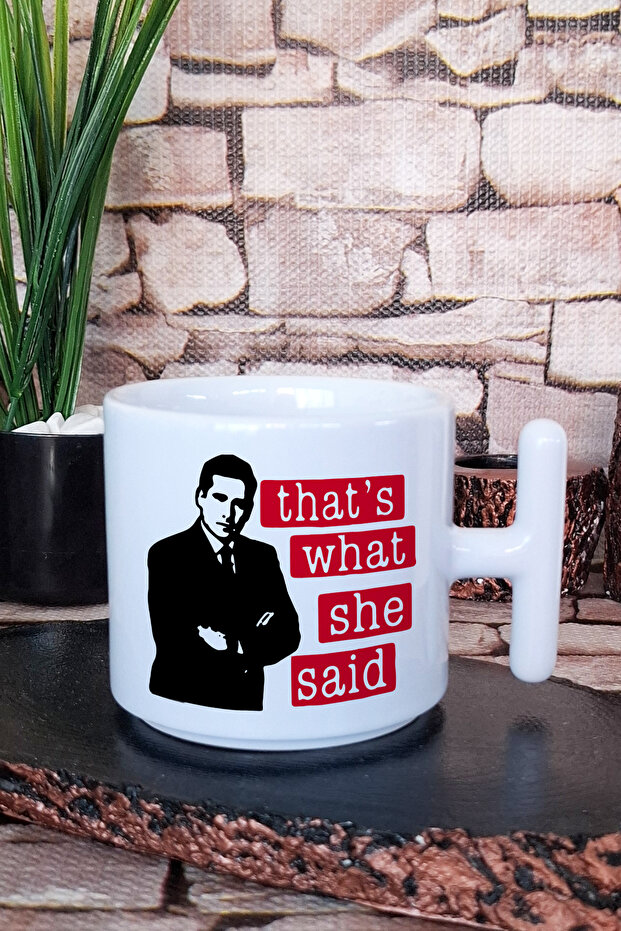 كوب قهوة لاتيه مطبوع عليه عبارة "That's What She Said No:4 Red Michael Scott The Office"