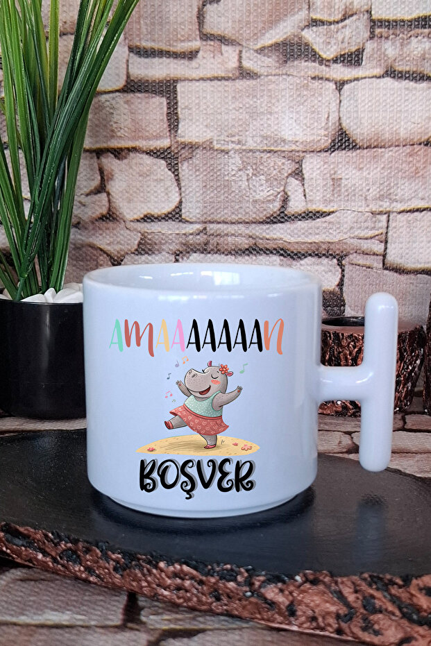 كوب لاتيه مطبوع عليه كتابات ملونة ممتعة كهدية مع مقبض على شكل حرف T